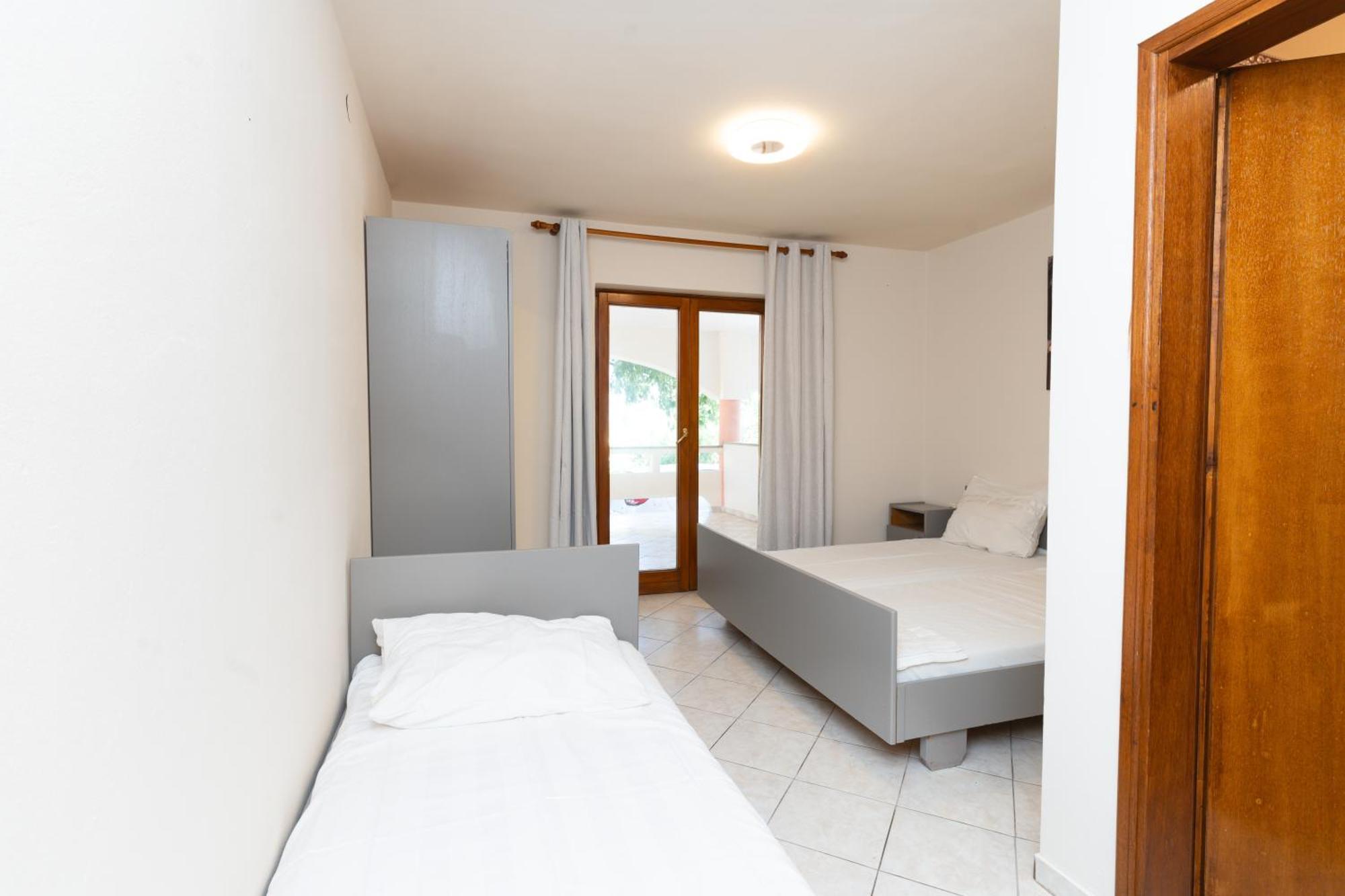 Villa Barbara Oasis Central Suite With Terrace Novalja Exterior photo